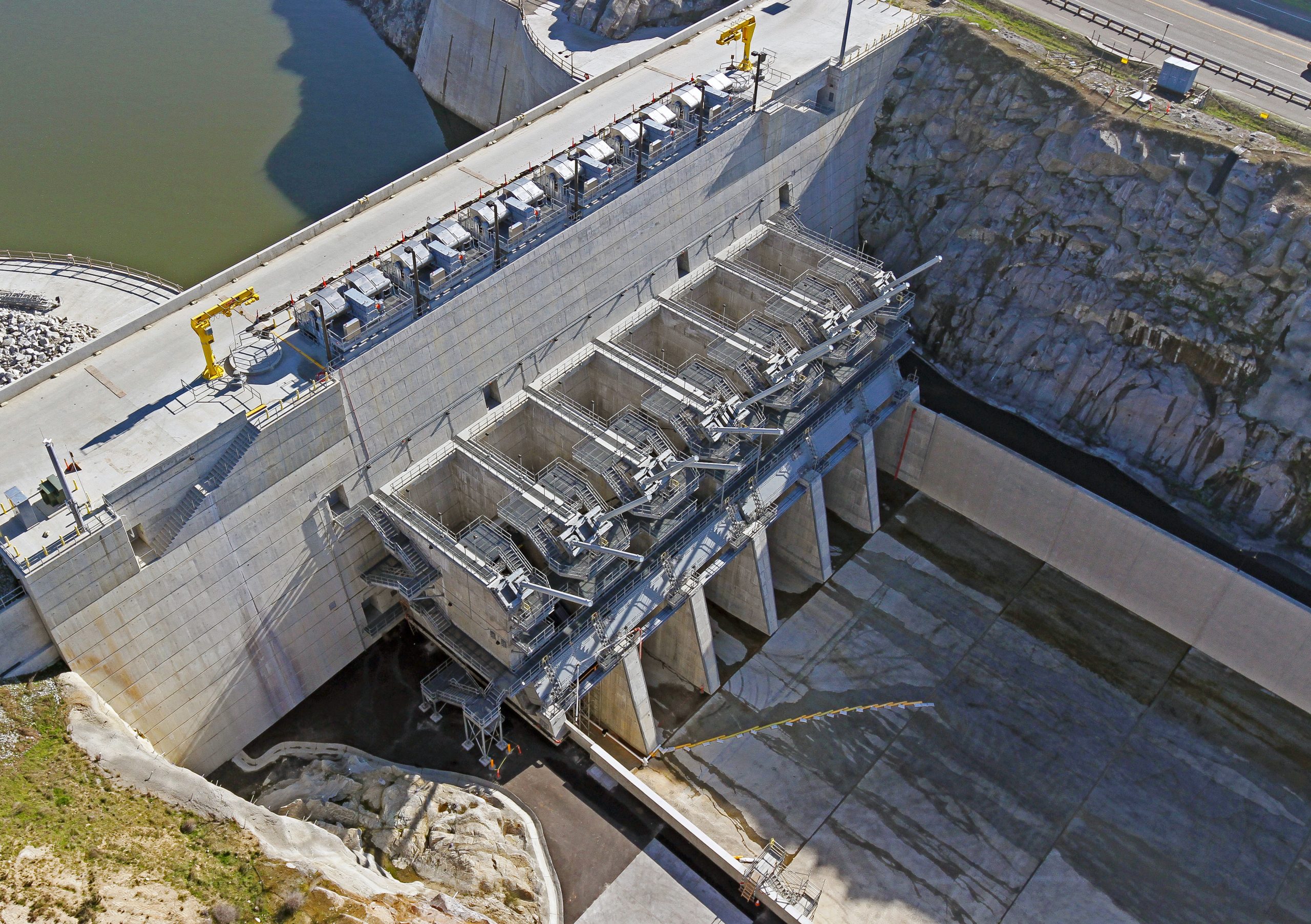 Folsom Dam spillway flaw needs $16M in repairs