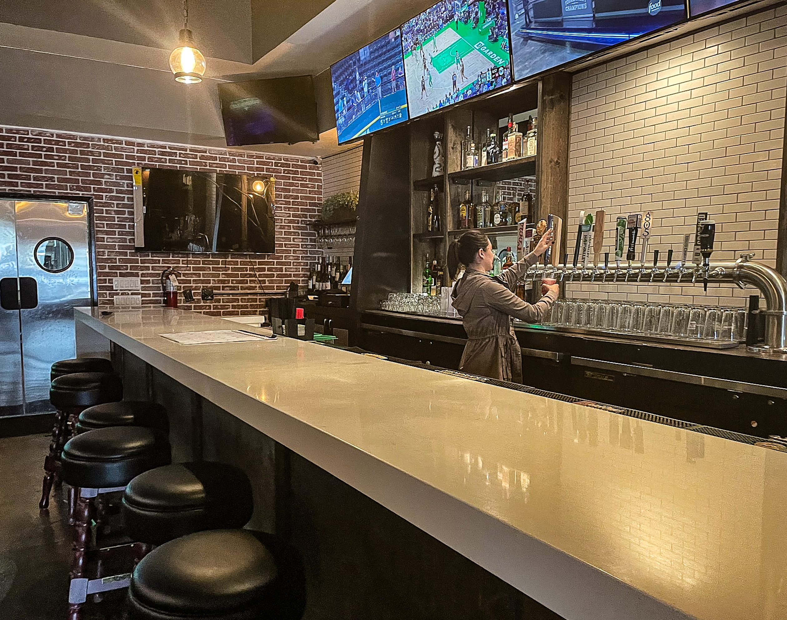 Longtime Orangevale sports bar opens in Folsom