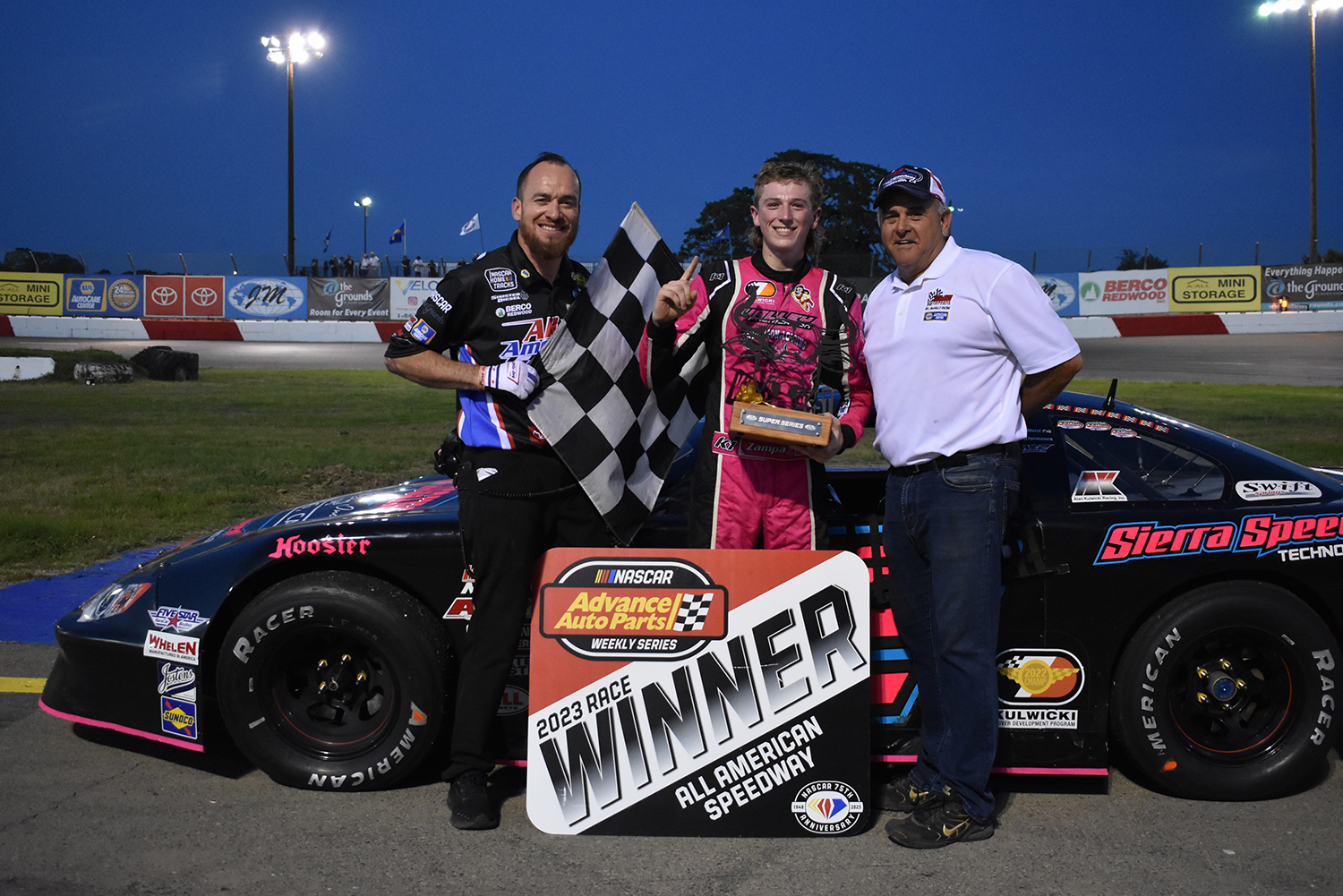 Zampa outlasts Moore for Super Series win at All American