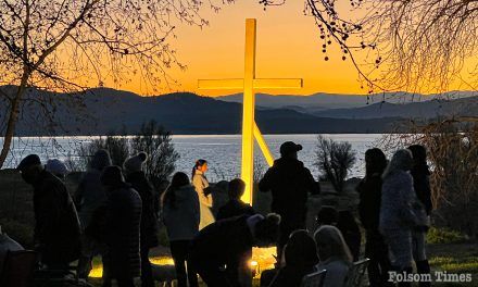 VIDEO: Several hundred gather at Folsom Lake for Easter Sunrise 