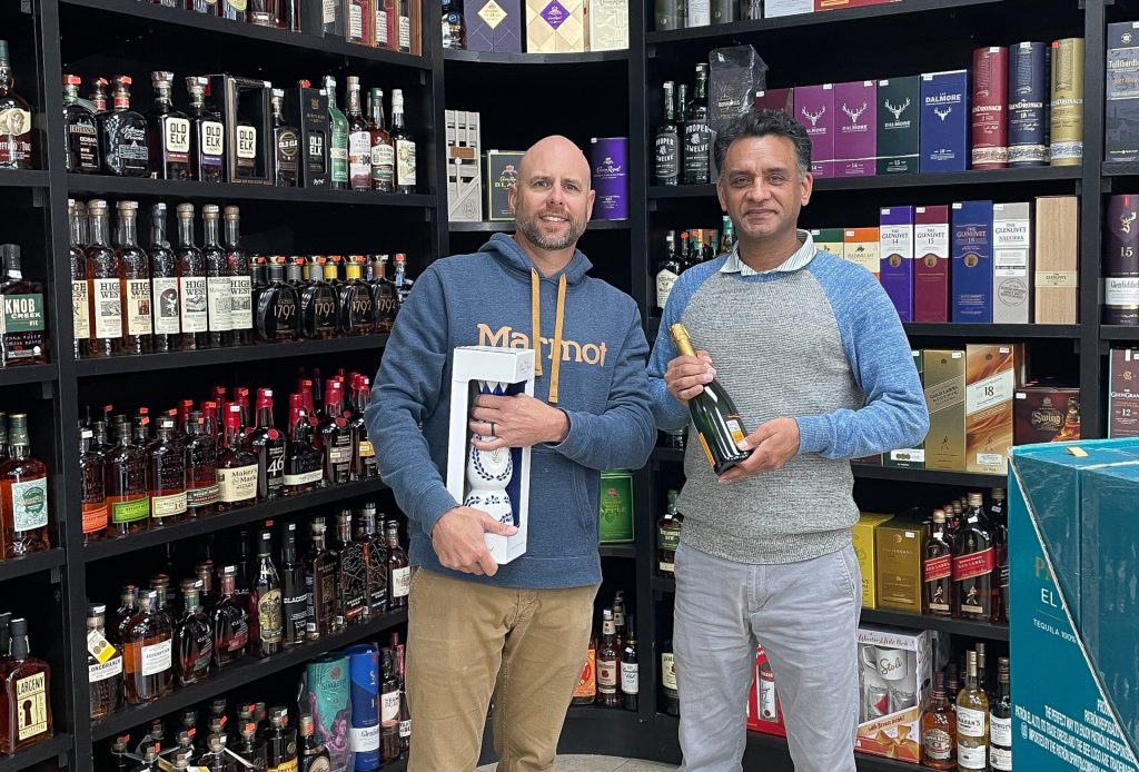 Folsom Residents Celebrate The Opening Of Oak Wine & Spirits Folsom Times