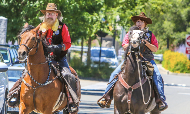 Pony Express gallops into Historic Folsom Wednesday evening