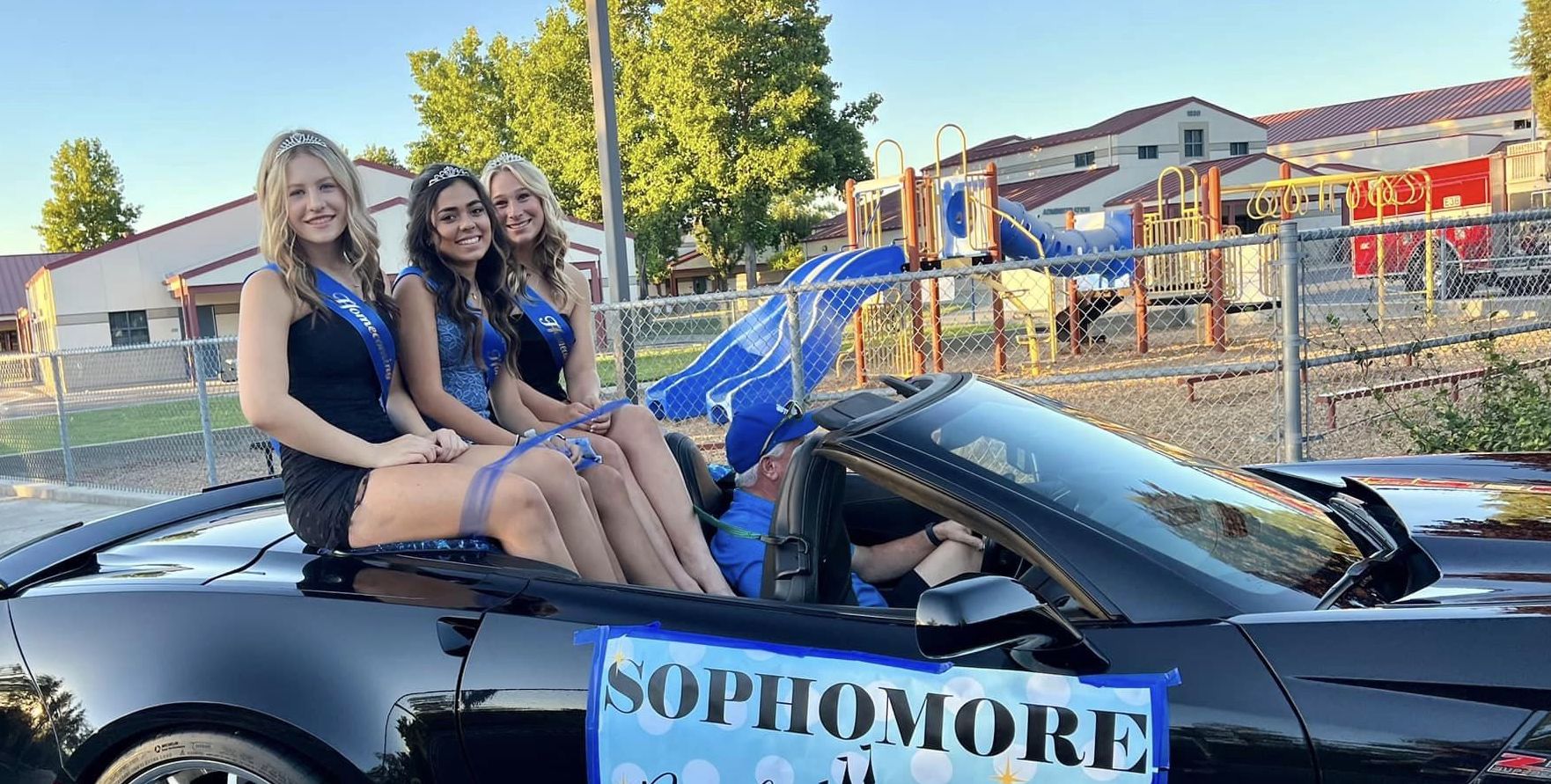 Community celebrates Vista homecoming with annual parade