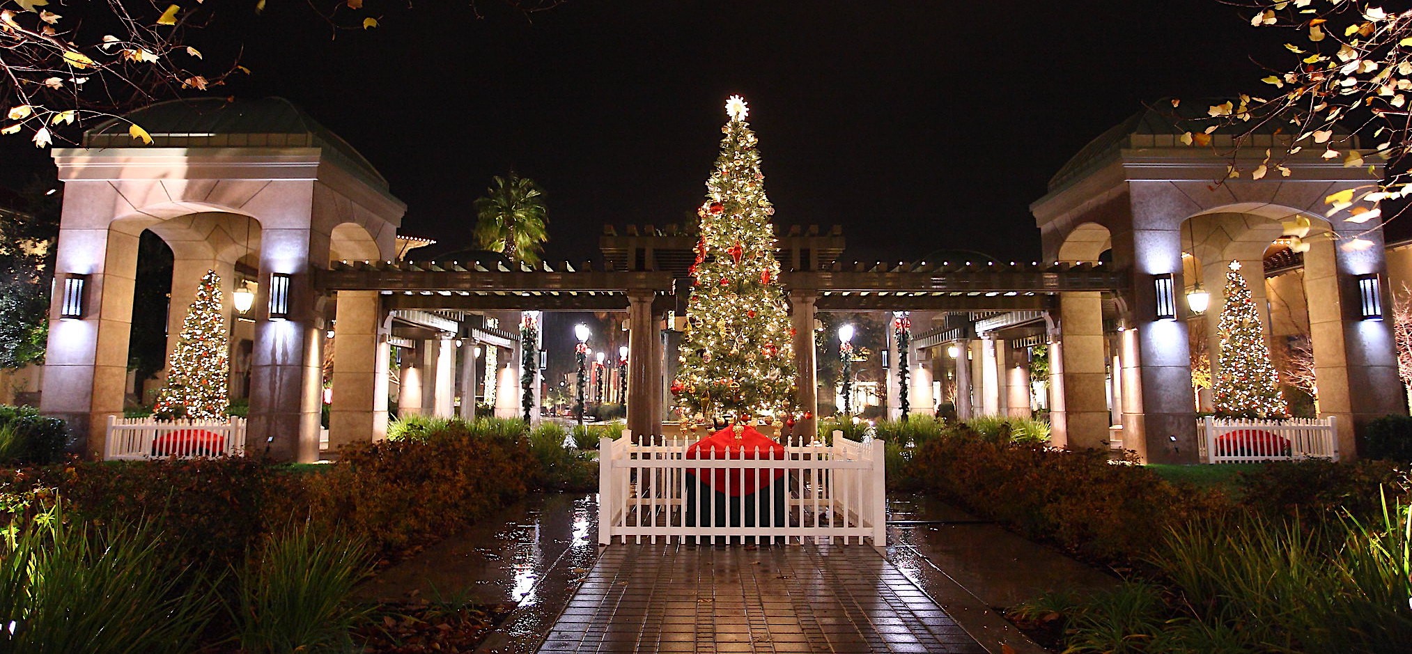 Santa to make early appearance for Palladio Tree Lighting Saturday 