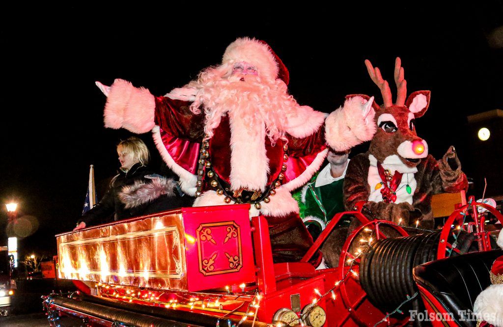 Santa Makes Grand Arrival At Historic Folsom Tree Lighting Folsom Times