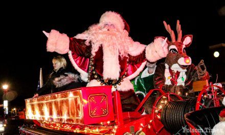 Santa makes grand arrival at Historic Folsom tree lighting