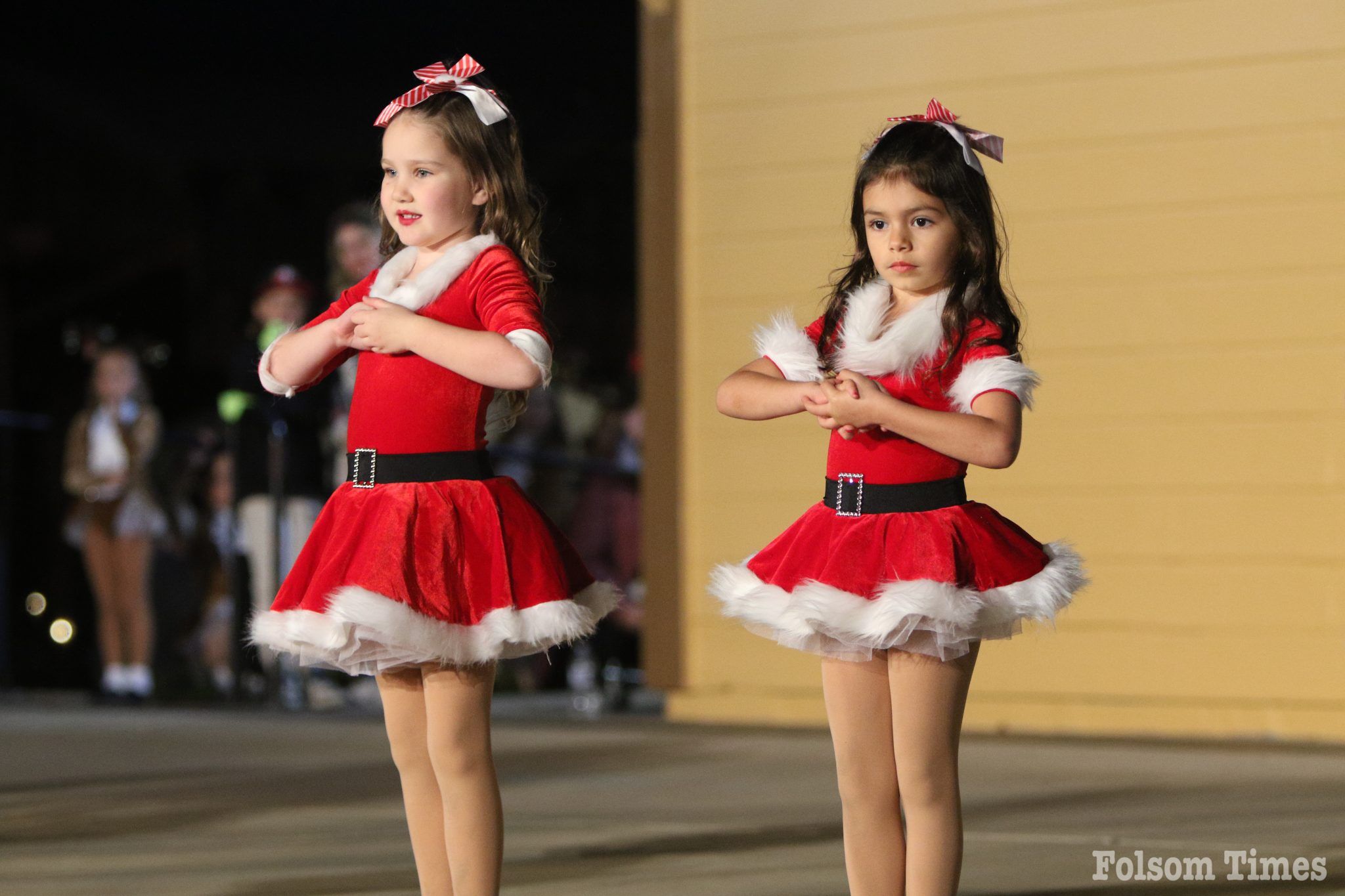 Santa Makes Grand Arrival At Historic Folsom Tree Lighting Folsom Times