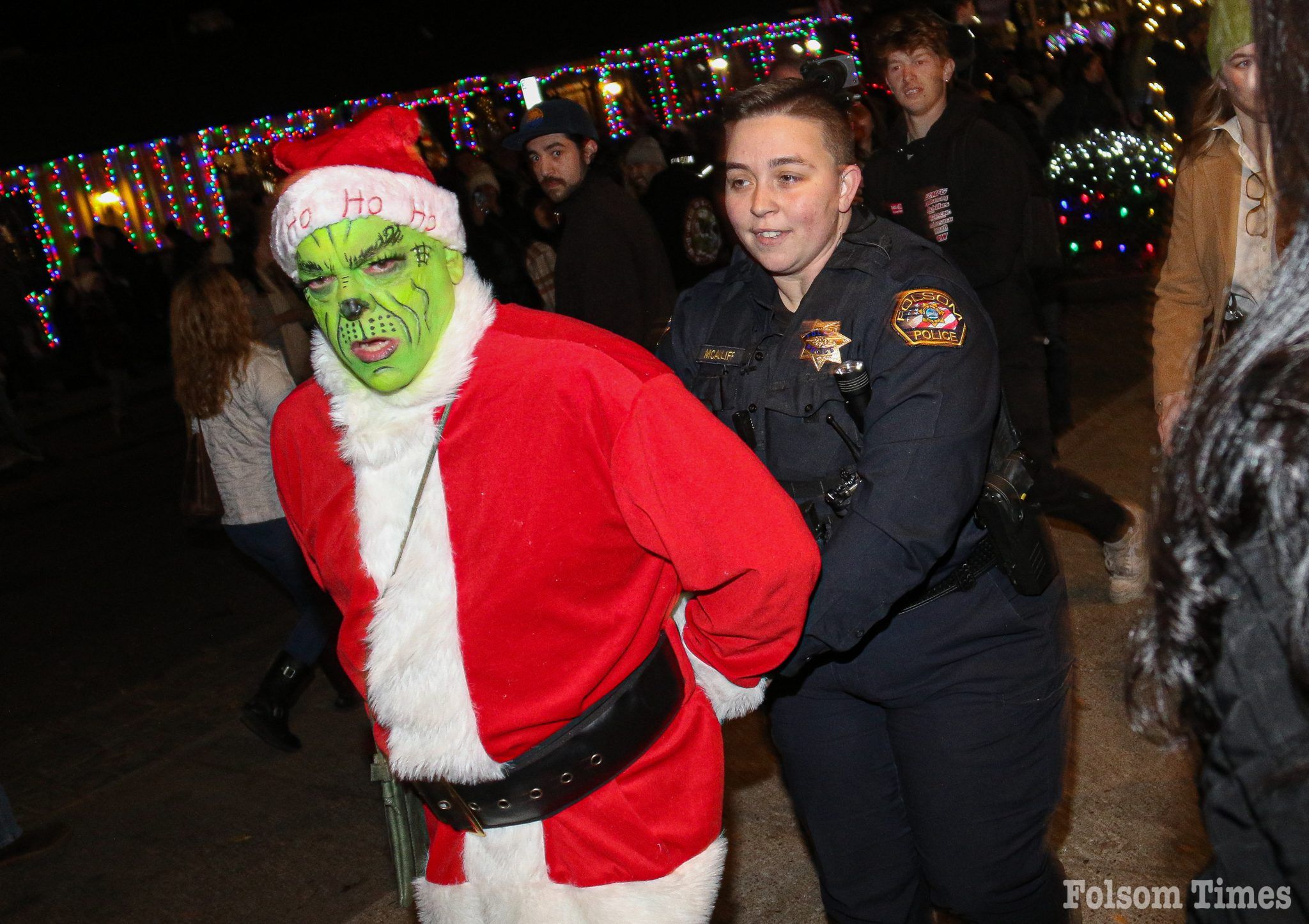 Santa makes grand arrival at Historic Folsom tree lighting Folsom Times