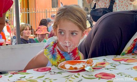 VIDEO: Peaches in the Plaza draws crowd to Historic Folsom