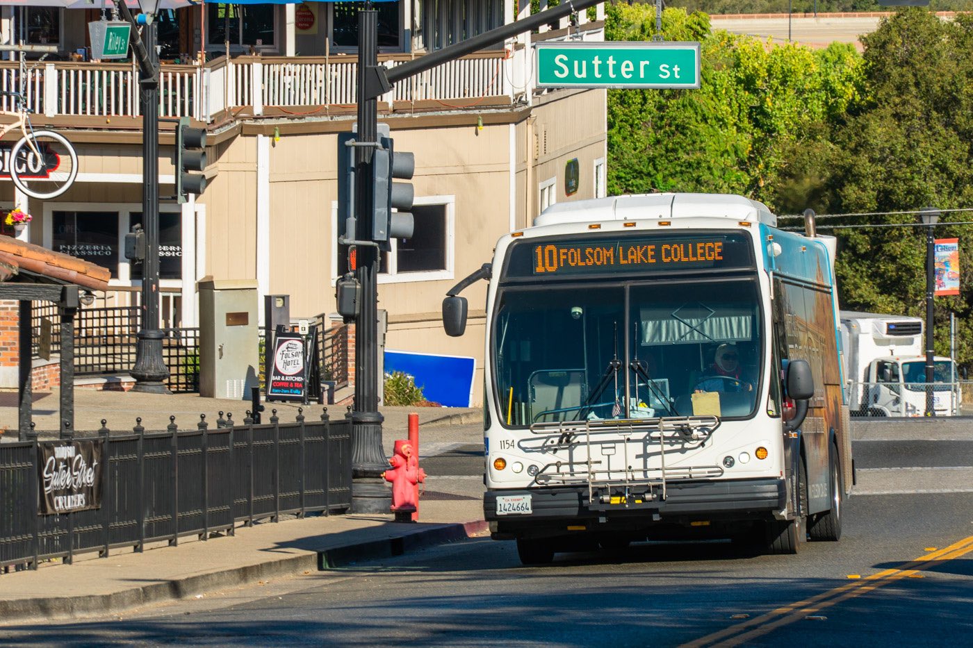 Weekend bus service begins in Folsom