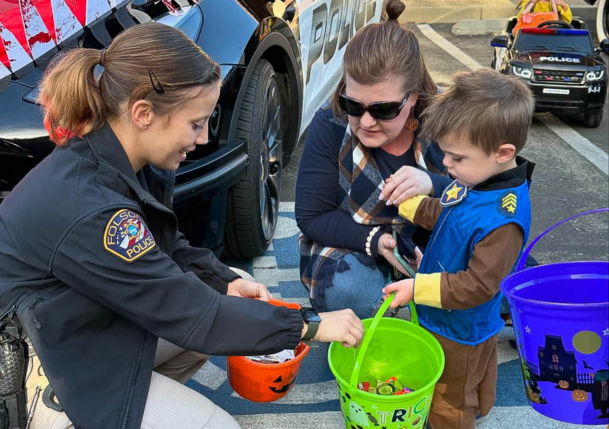 Families Flock to Folsom for police, fire Trunk-or-Treat