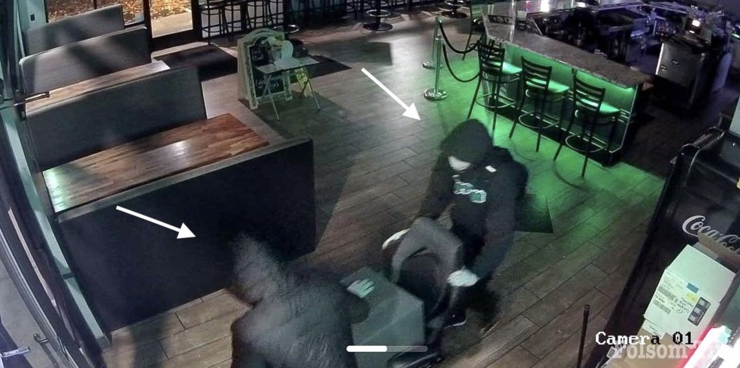 Masked suspects heist entire safe out of Folsom restaurant