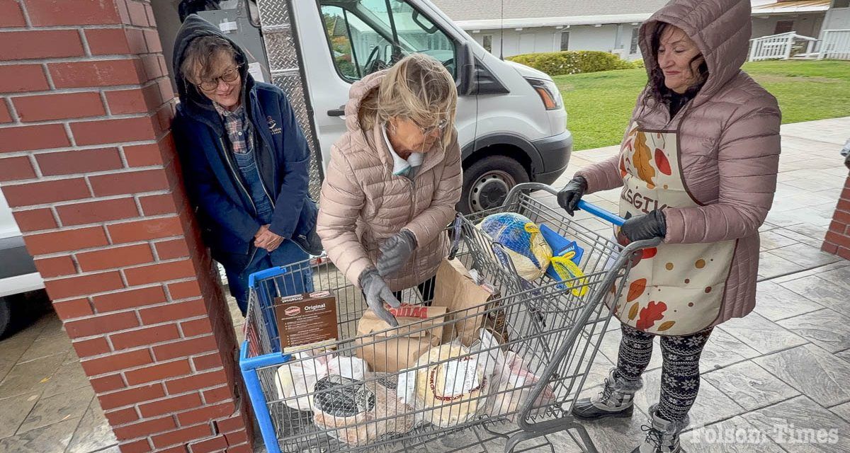 Generous Folsom community provides holiday meal for hundreds through food bank