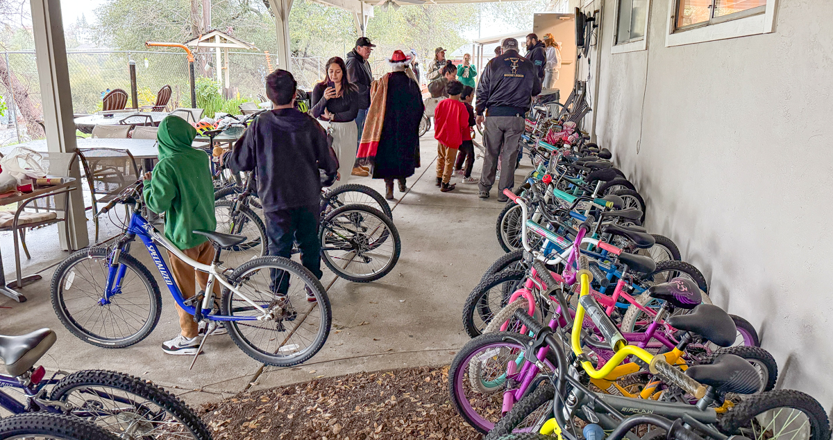 Folsom Moose Lodge presents bikes to those need for Christmas 