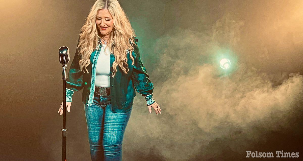 Cynthia Renee takes Folsom Powerhouse stage for Country Thursday