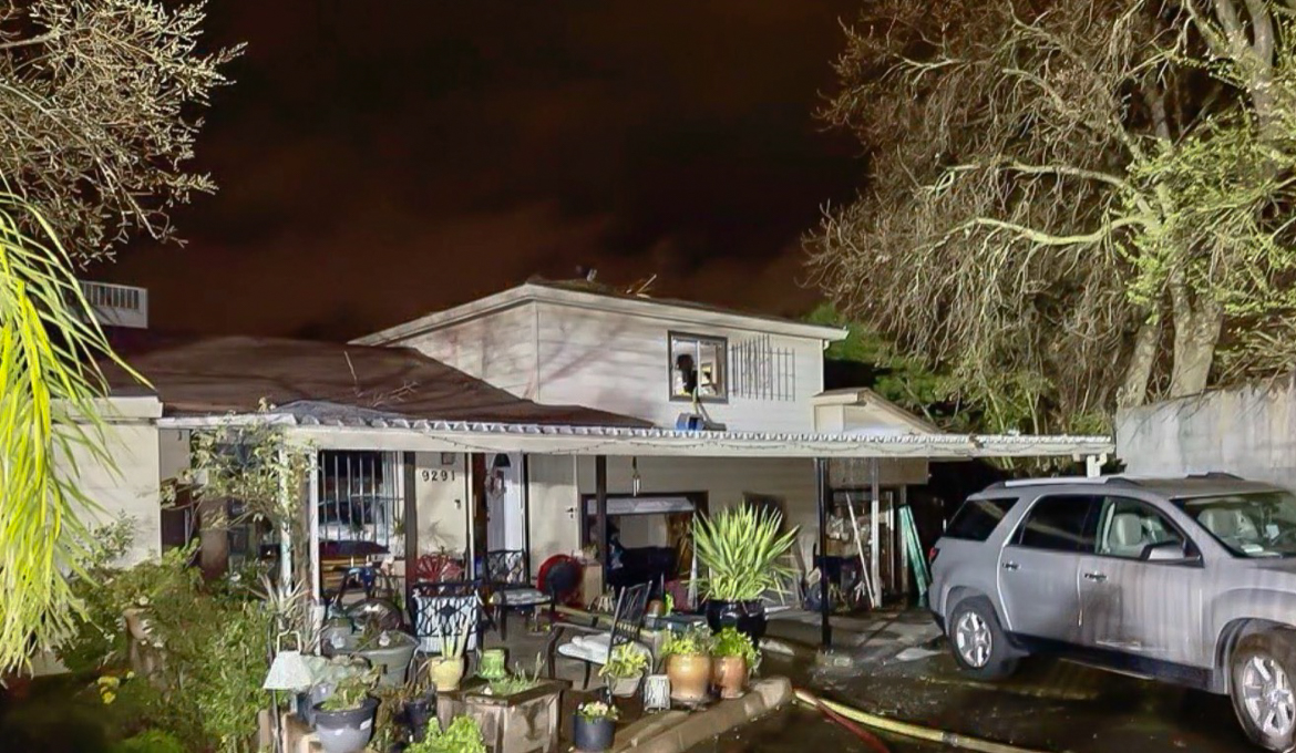 Metro, Folsom firefighters save Orangevale home; 4 displaced