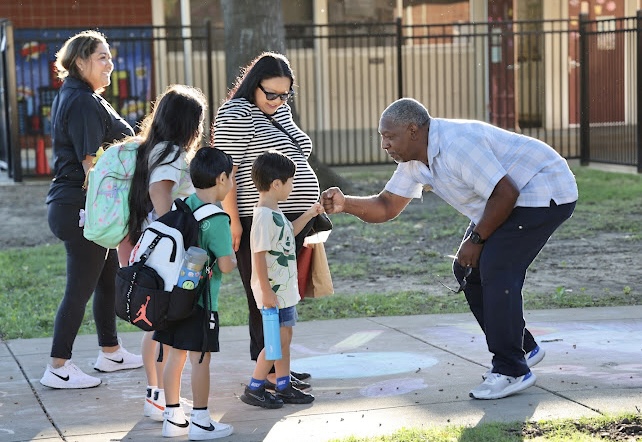 Folsom Cordova welcomes over 22K for first day of school