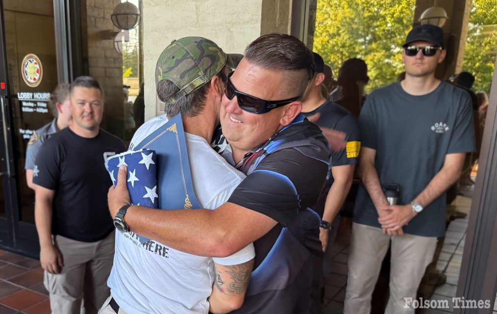 Folsom Police Officer Prociw signs off after 3 decades of service