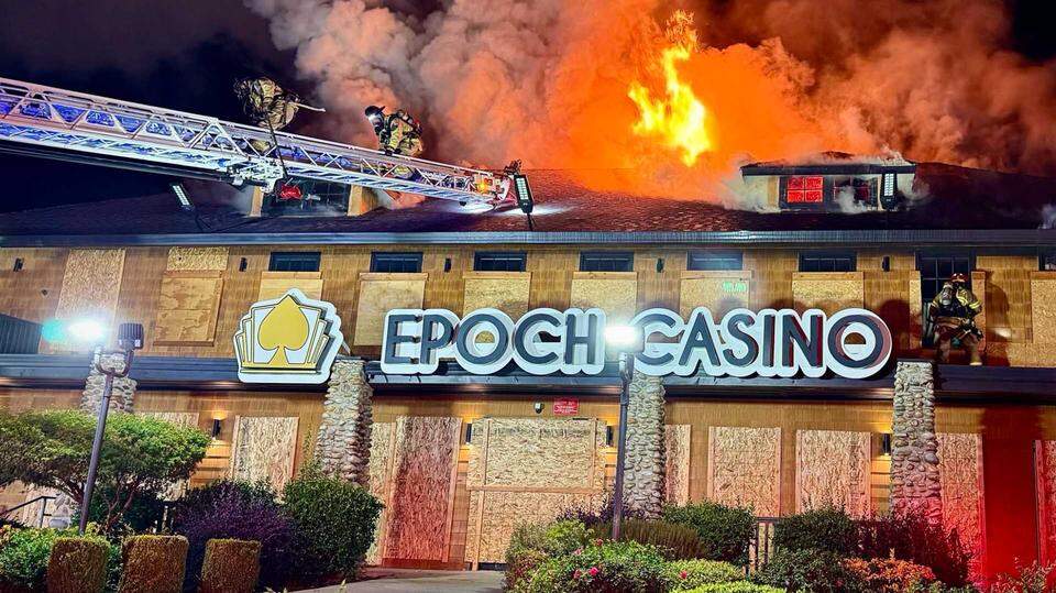 Early morning fire burns former Folsom Boulevard casino building