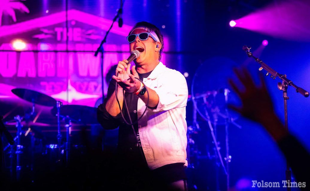 Hearts and hairspray: Class of 85 rocks Valentine’s at The Boardwalk