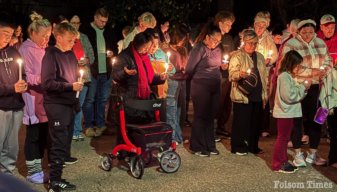 Cordova community unites in vigil to honor family lost in tragedy