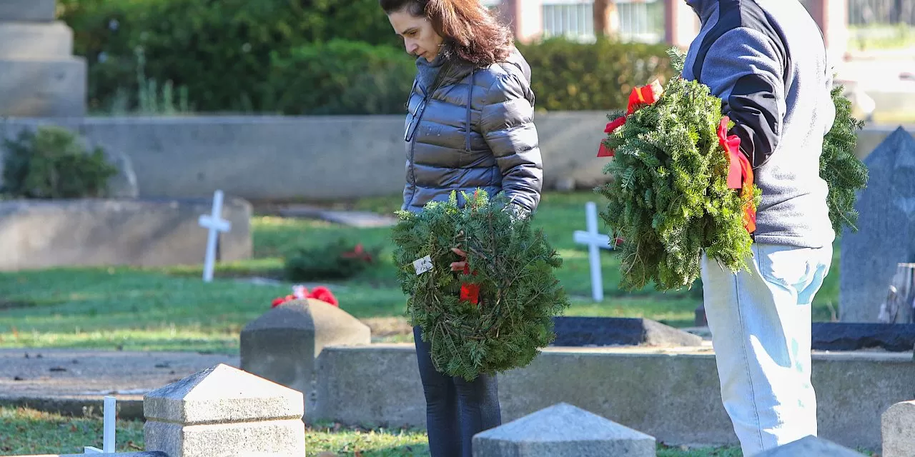 Wreaths Across America honors fallen Folsom Vets 