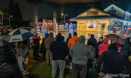 Rain can’t dampen Folsom Bulldogs community championship celebration