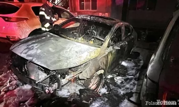 Firefighters snuff Folsom Ranch Drive 2 car blaze