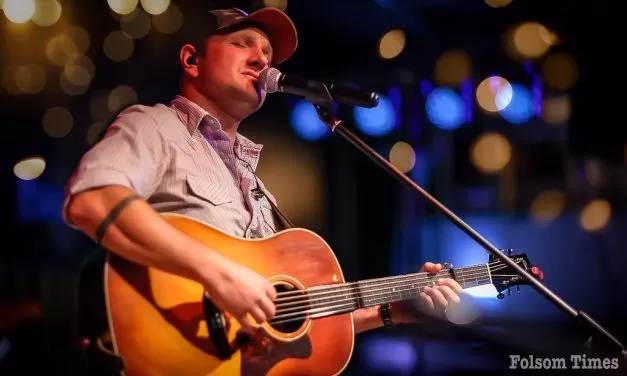 Dustin Saylor brings modern country storytelling to Red Hawk stage Saturday